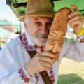 Victor Pelin: De la inginerie în telecomunicații, la arta sculpturii în lemn
