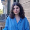 Exuvia: tradiția cusută pe sacoul de astăzi